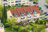 Hausansicht - SELTENE GELEGENHEIT - Großzügiges 5-Zimmer-Reihenendhaus mit Garten, Dachstudio & Garage