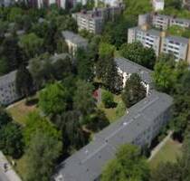 Vermietet: 2,5-Zimmer-Wohnung im 1. OG mit Balkon und Kellerabteil in Marienfelde - Berlin