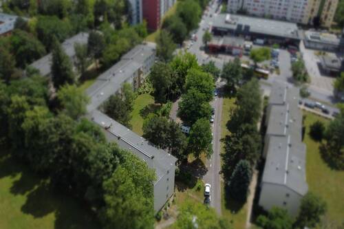 Grundstück und Straße - 