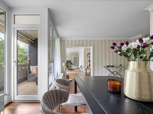 Wohnzimmer mit Essbereich - 4 Zimmer Etagenwohnung in Hannover / Anderten