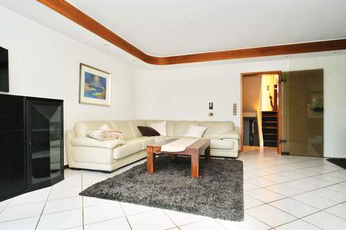 Wohnzimmer Ansicht 1 - 3 Zimmer Reihenmittelhaus zum Kaufen in Neuss