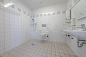 behindertengerechtes WC - 