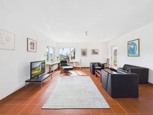 Offenes Wohnzimmer - 5 Zimmer Einfamilienhaus zum Kaufen in Wiesbaden