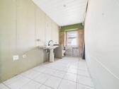 REMAX Immobilien DeLux Einfamilienhaus WC Schmelz Mark Borowicz - 