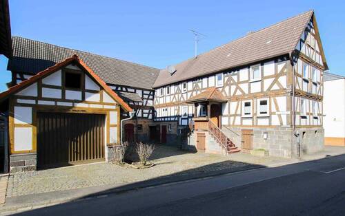 Außenansicht - Sanierte Hofreite mit vielseitigen Nutzungsmöglichkeiten in Ebsdorfergrund-Wermertshausen
