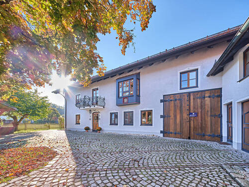 Hofeinfahrt - Traumhaftes Landhaus mit Charm und Geschichte! Unabhängig von Gas und Öl!