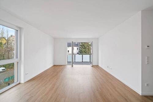 Wohnzimmer - Attraktive 2-Zimmer-Wohnung mit Balkon - Modern & gemütlich