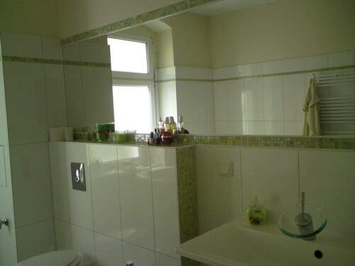 Bad re. Seite.JPG - 3 Zimmer Etagenwohnung in Berlin