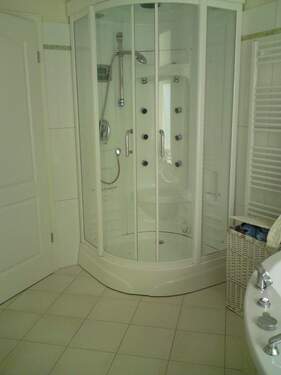 Dusche.JPG - Etagenwohnung in Berlin zum Kaufen