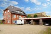 Wohnhaus mit Garagen - Eventhalle im Gewerbegebiet. Große Halle u. großes Wohnhaus mit Garten, Parkplätzen und Garagen