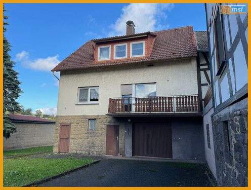 Hofansicht - 4 Zimmer Mehrfamilienhaus, Wohnhaus zum Kaufen in Homberg Ohm