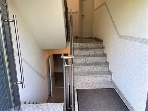 Treppenhaus Mieter-Eingang - 