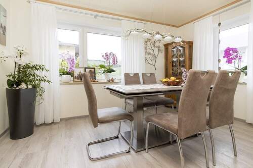 Detailbild - 6 Zimmer Mehrfamilienhaus, Wohnhaus in Winterlingen