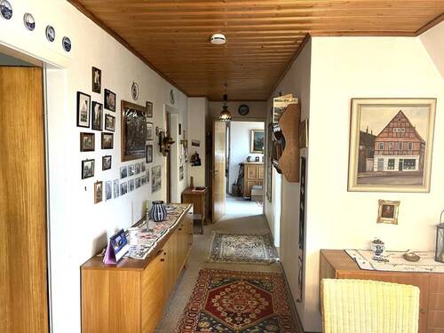 große Wohnung im DG - Flur - 