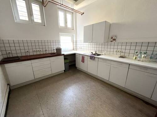 Gewerbefläche EG - ehemalige Apotheke - 