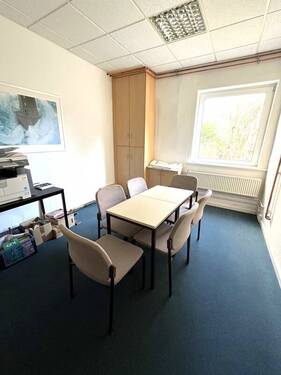 Gewerbefläche EG - ehemalige Apotheke - 