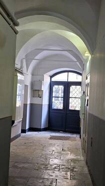 Eingang mit Gewölbe - 