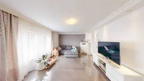 Wohnzimmer Perspektivenwechsel - 9 Zimmer Mehrfamilienhaus, Wohnhaus in Marktheidenfeld
