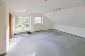 Schlafzi. DG - Rechtes Haus - 