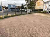 Außenansicht, PKW-Stellplätze f. Kunden - Einfamilienhaus in Kitzingen zur Miete