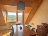Essen mit Ausblick - Helle 3,5-Zimmer-Dachgeschosswohnung in Bad Vilbel