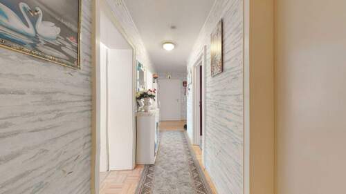 Flur - Etagenwohnung mit 85,00 m&sup2; in Schweinfurt zum Kaufen