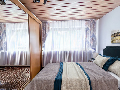 Schlafzimmer - 1. OG Wohnung 2 - 