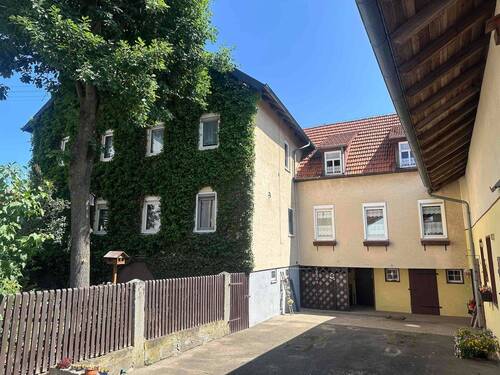 Ansicht Innenhof - Mein Haus & Hof - großzügiger 3-Seitenhof mit jeder Menge Platz