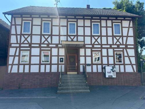 Eingang Wohnhaus - 9 Zimmer Einfamilienhaus in Maroldsweisach