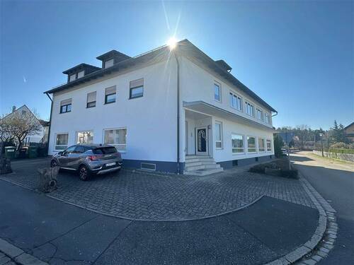 Hausansicht - 6 Zimmer Büro in Leinburg