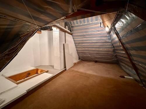 Dachboden mit Luke - 