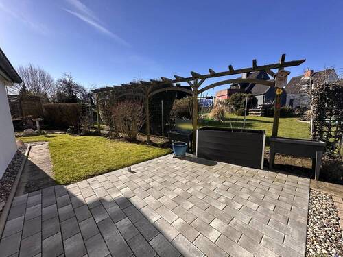 2. Terrasse vor kleinem Zimmer - 