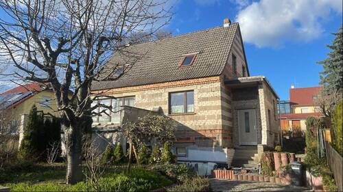 Außenansicht - EFH mit Traumausblick & großem Potenzial