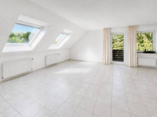 Wohnzimmer - Bezugsfertige 3-Zimmer-Wohnung mit Balkon in Leverkusen-Pattscheid