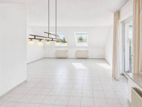 Wohn- / Essbereich - 3 Zimmer Etagenwohnung zum Kaufen in Leverkusen