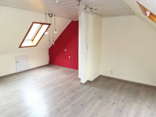 Wohnzimmer mit offener Küche - 2 Zimmer Etagenwohnung in Niestetal