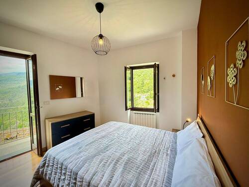 AP_1028_TERRA ITALIA IMMOBILIEN_LIGURIEN_APRICALE_ - 