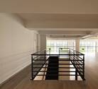 Treppe zur Galerie - 
