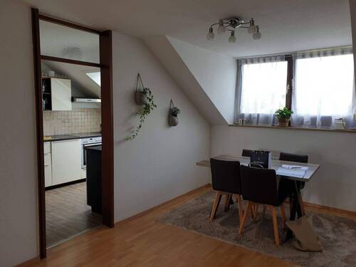 Essbereich / Blick in Küche - 