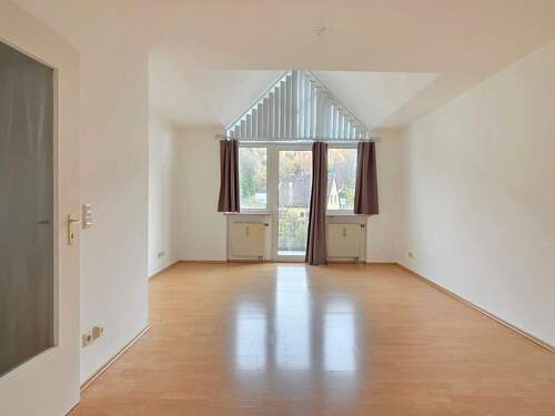 Wohnbereich, lichtdurchflutet, studioartig! - 'Ganz in weiß!' - TOP-Eigentumswohnung: Balkon mit Veste-Blick, 2 Stellpl., im beliebten Cortendorf!