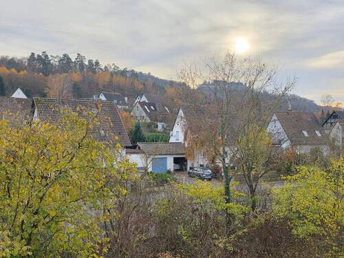 Balkon mit Blick auf den Bausenberg - 2 Zimmer Etagenwohnung in Coburg