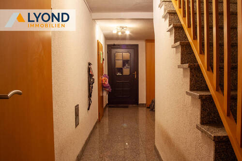 Flur - 6 Zimmer Einfamilienhaus zum Kaufen in Thum