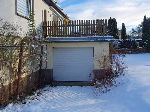 Garage mit Rolltor - 