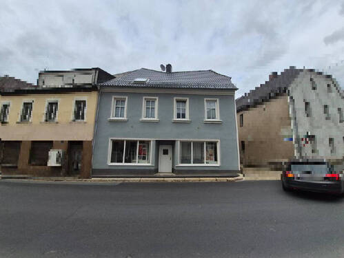 Vorderansicht - Charmantes Stadthaus mit Gewerbeanteil in Kirchenlamitz - provisionsfrei zu erwerben
