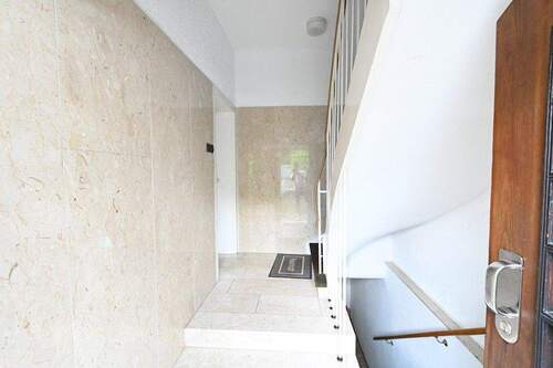 Treppenhaus (3) - Mehrfamilienhaus, Wohnhaus in Düsseldorf zum Kaufen