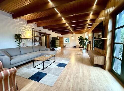 Wohnzimmer virtuell möbliert - 