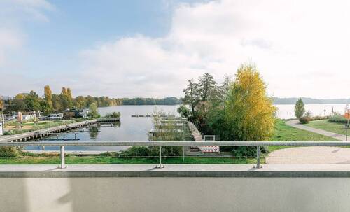 Weitere Balkonaussicht mit Blick auf den Ruppiner See - 