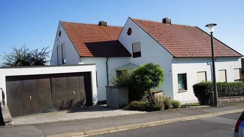 Eingangsbereich - Attraktive Doppelhaushälfte in Kürnach zu verkaufen