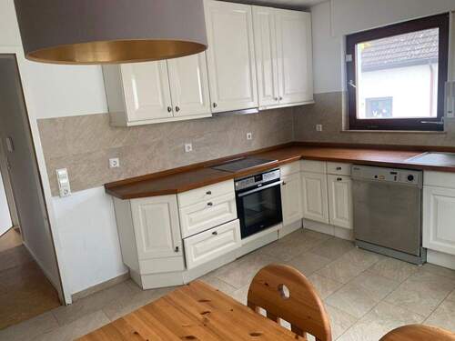 Küche - Herd - 5 Zimmer Etagenwohnung zum Kaufen in Neckartailfingen