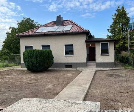 Hauseingang - 3 Zimmer Einfamilienhaus zum Kaufen in Hoppegarten